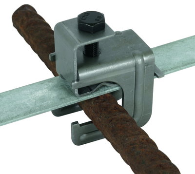 Druckbügelklemme St/blank m. Druckbügel und Klemmring f. D6-20mm o. Fl 30x3-4mm