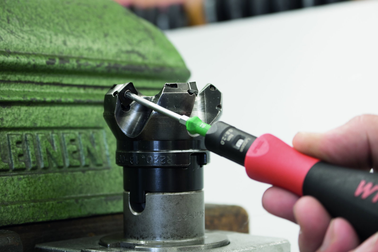 Wiha Torque screwdriver TorqueVario®-S variably adjustable torque limit 0.1 - 0.6 (36850) – Image 20 of 22