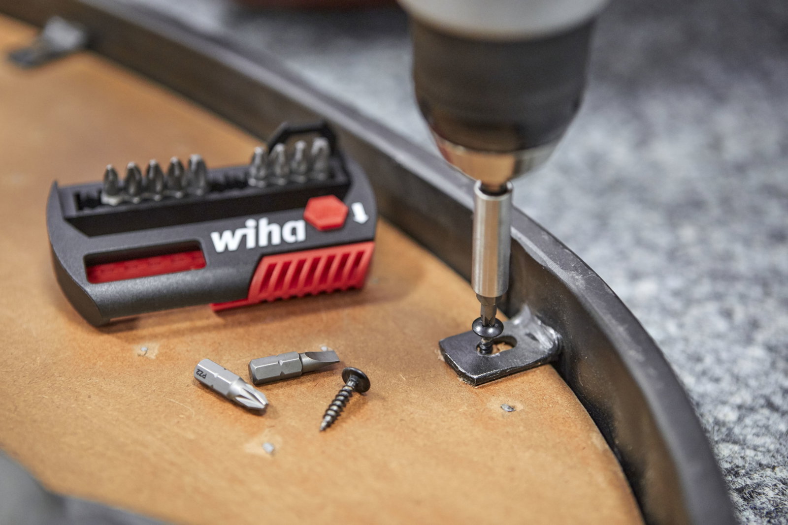 Wiha Bit set FlipSelector Standard 25 mm Hex, 11-pcs., 1/4" C6,3 with belt clip (39059) – Image 7 of 11