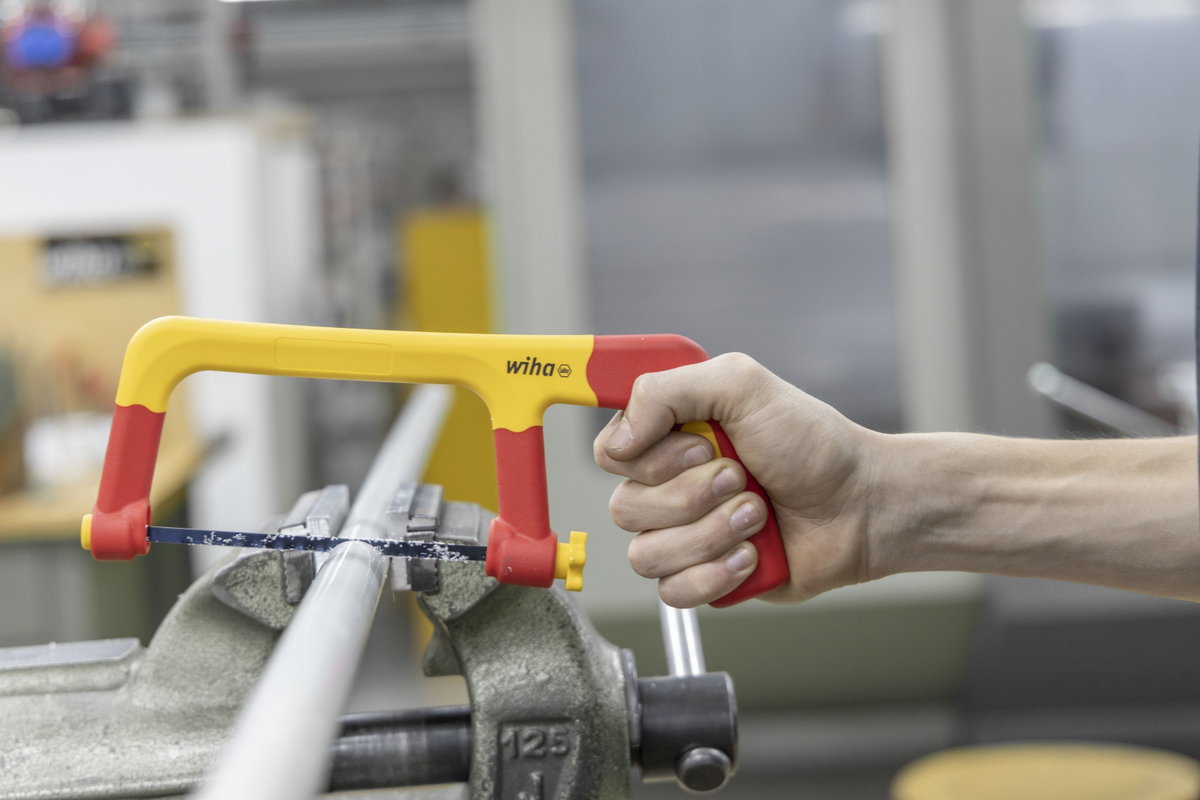 Wiha Hacksaw electric insulated with three saw blades 150 mm 280 mm (43125) – Image 5 of 9