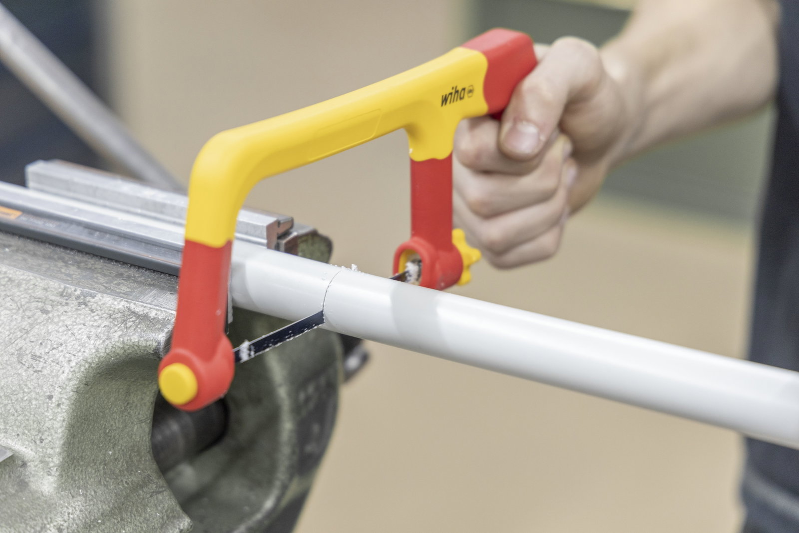 Wiha Hacksaw electric insulated with three saw blades 150 mm 280 mm (43125) – Image 4 of 9