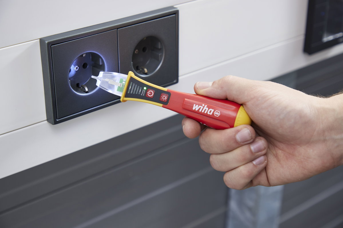 Wiha Single-pole, non-contact volt detector, 12–1,000 V AC Includes two AAA batteries (43797) – Image 9 of 18