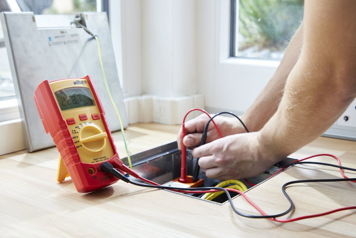 Wiha Digital multimeter up to 600 V AC, CAT IV incl. 2x AAA batteries (45218) – Image 5 of 11