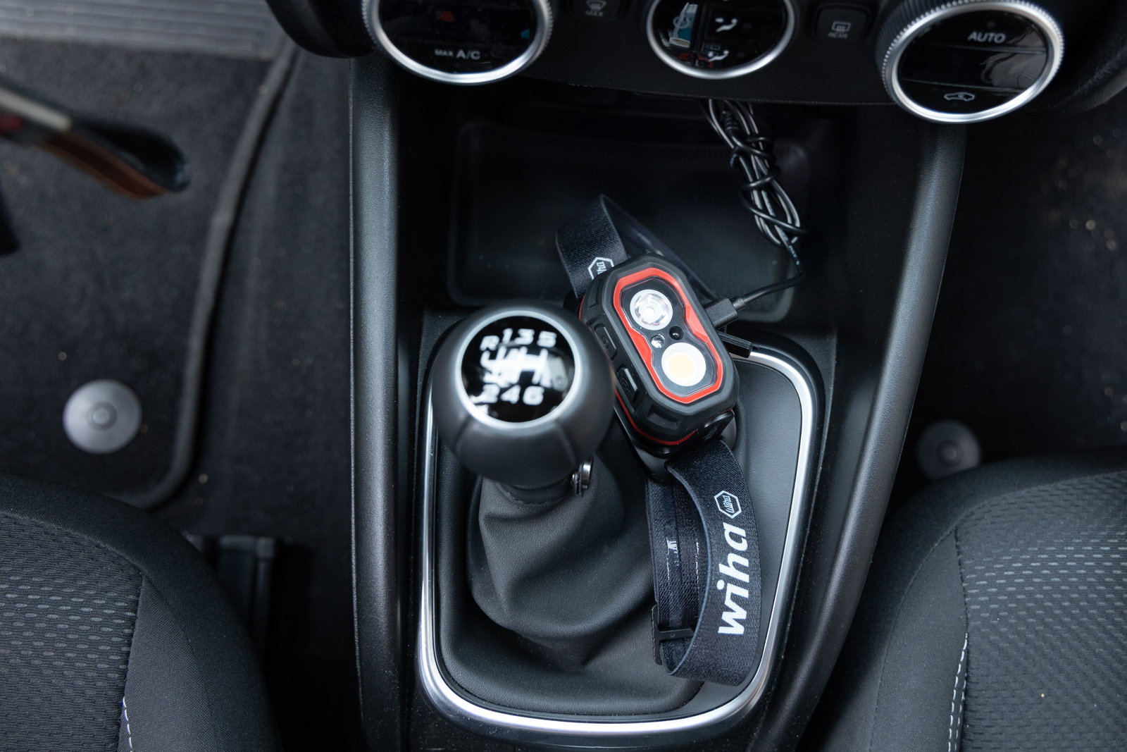 Wiha Headlamp 500 lm with motion sensor (45700) – Image 17 of 28