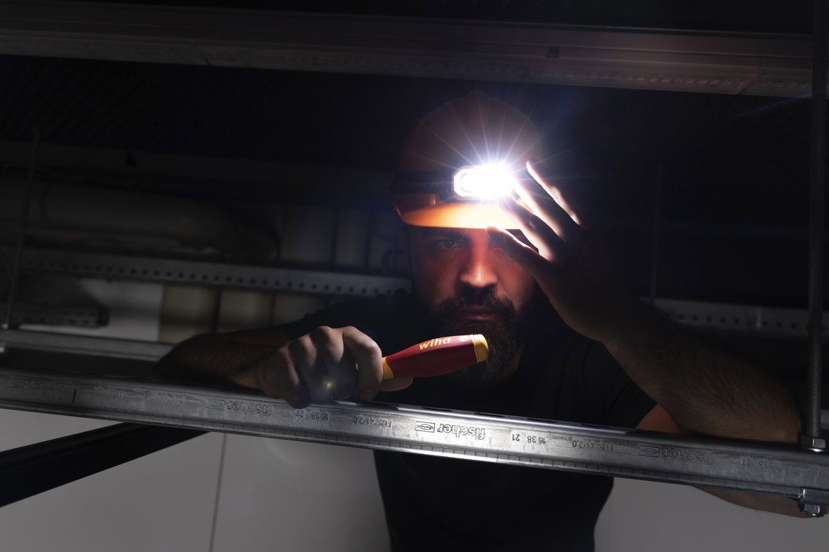 Wiha Headlamp 500 lm with motion sensor (45700) – Image 21 of 28