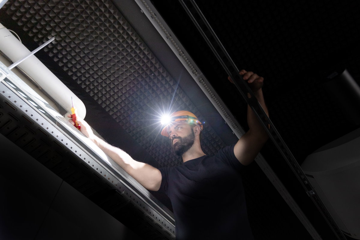 Wiha Headlamp 500 lm with motion sensor (45700) – Image 26 of 28
