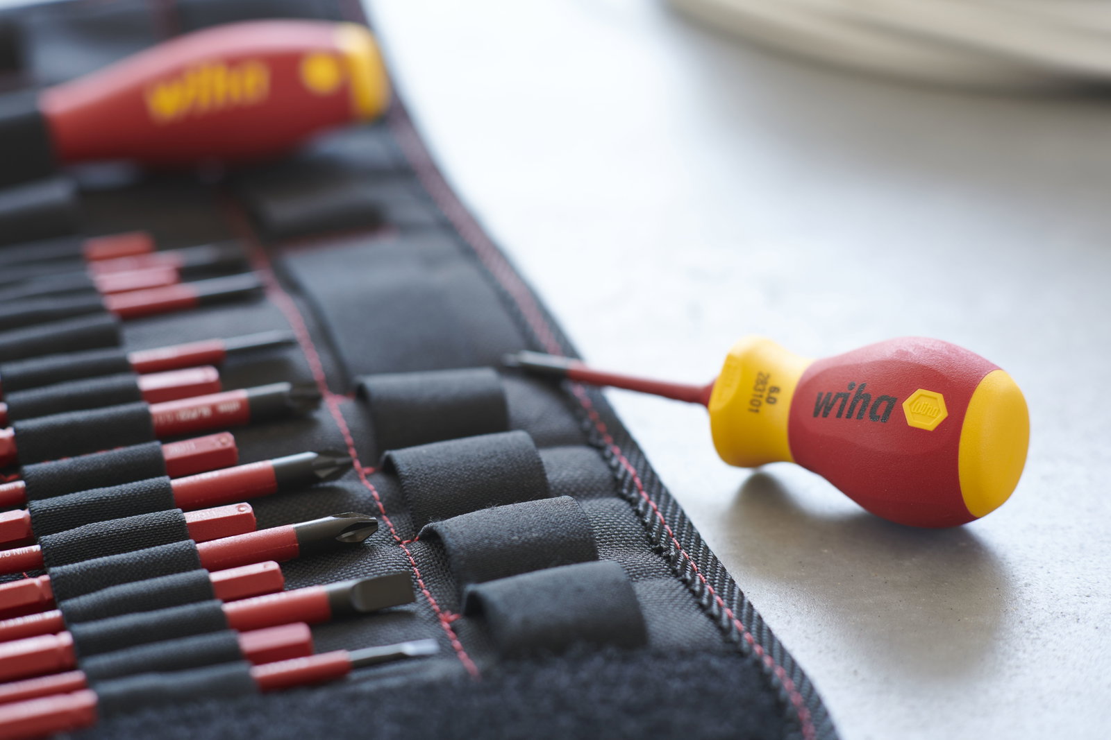 Wiha Screwdriver and bit set slimVario® screwdriver Slotted, Phillips, Pozidriv, 10-pcs. incl. folding bag (41232) – Image 9 of 13
