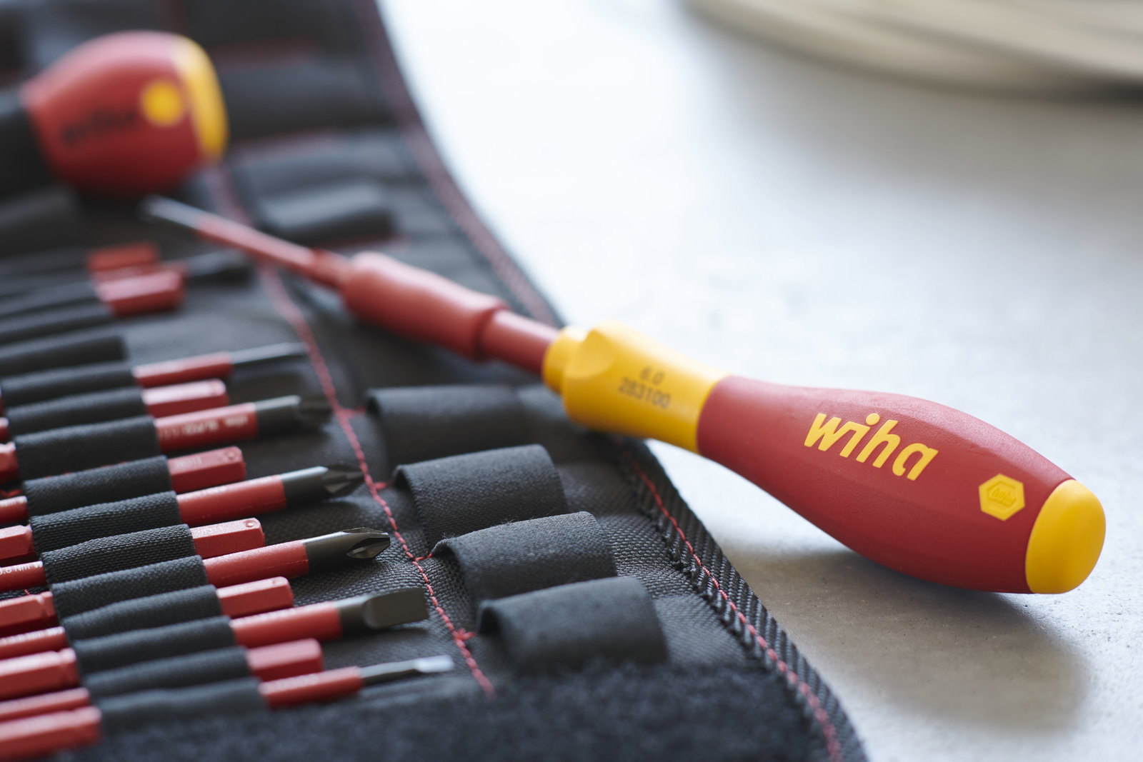 Wiha Screwdriver and bit set slimVario® screwdriver Slotted, Phillips, Pozidriv, 10-pcs. incl. folding bag (41232) – Image 10 of 13