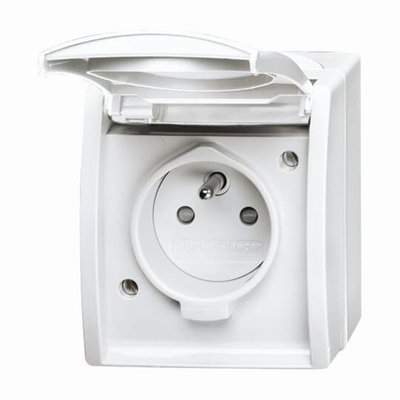 Steckdose mit Erdungsstift Safety+ mit Klappdeckel 16 A alpinweiß  - ocean®   