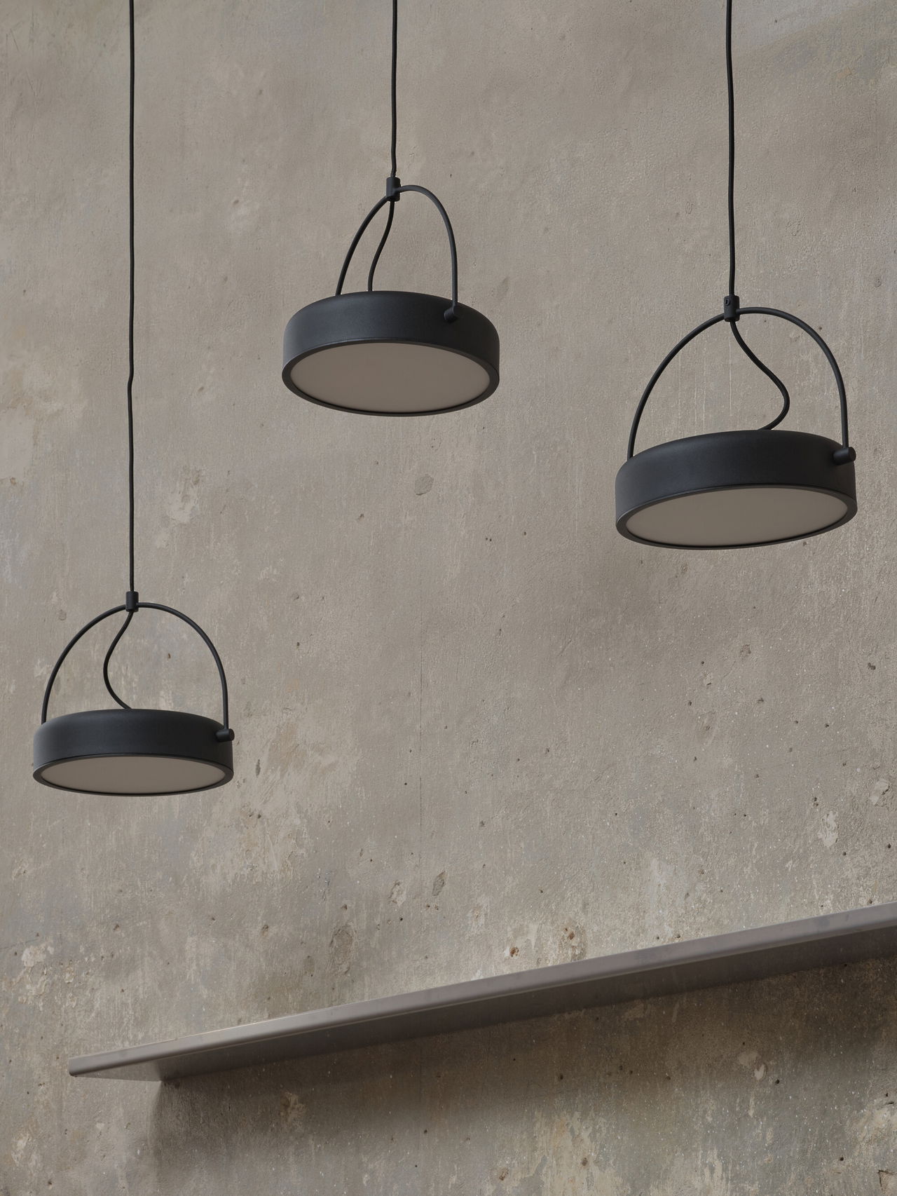 Dekorative Leuchten aus Metall mit integriertem LED – Bild 2 von 3