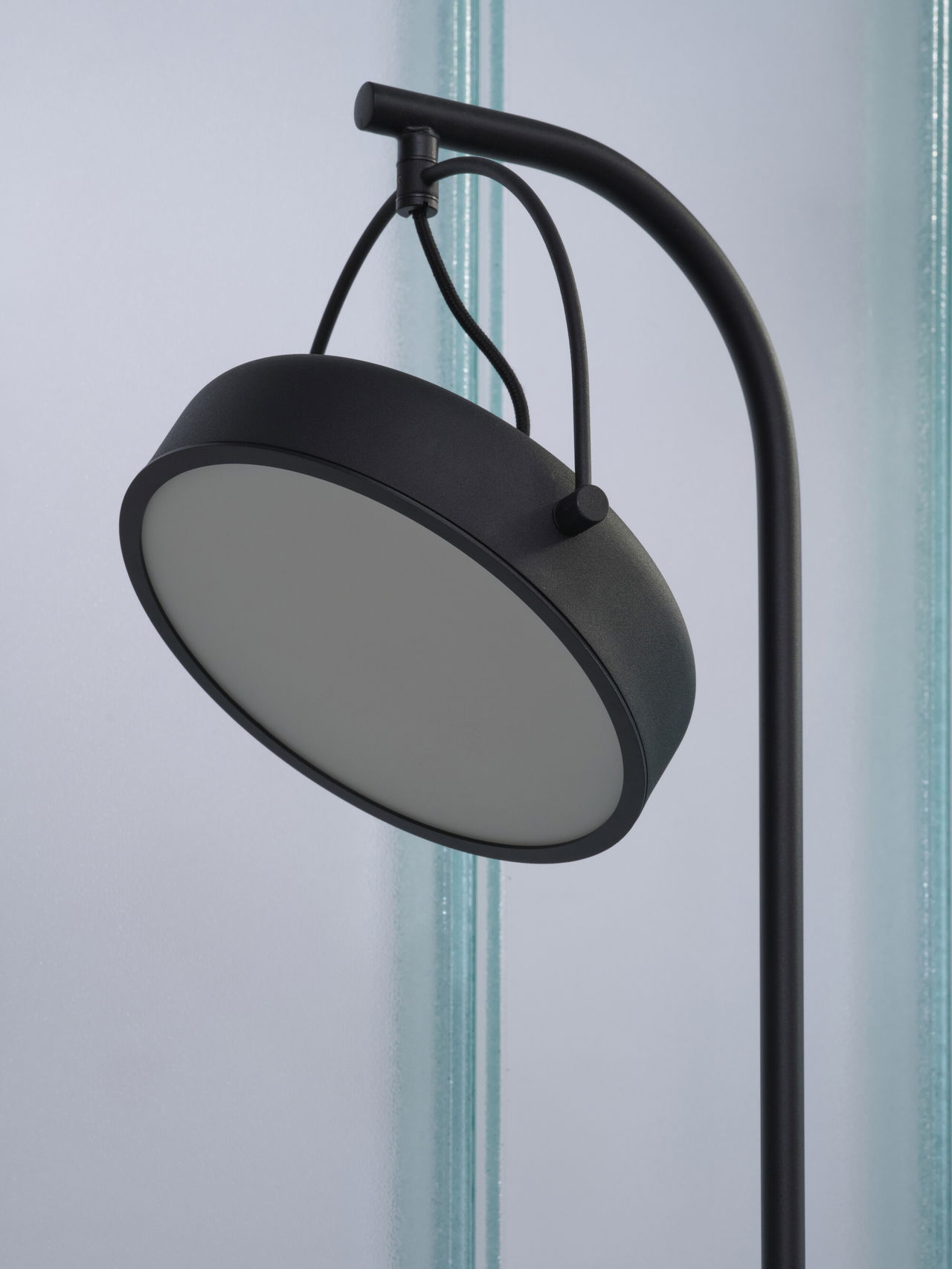 Dekorative Leuchten aus Metall mit integriertem LED – Bild 2 von 3