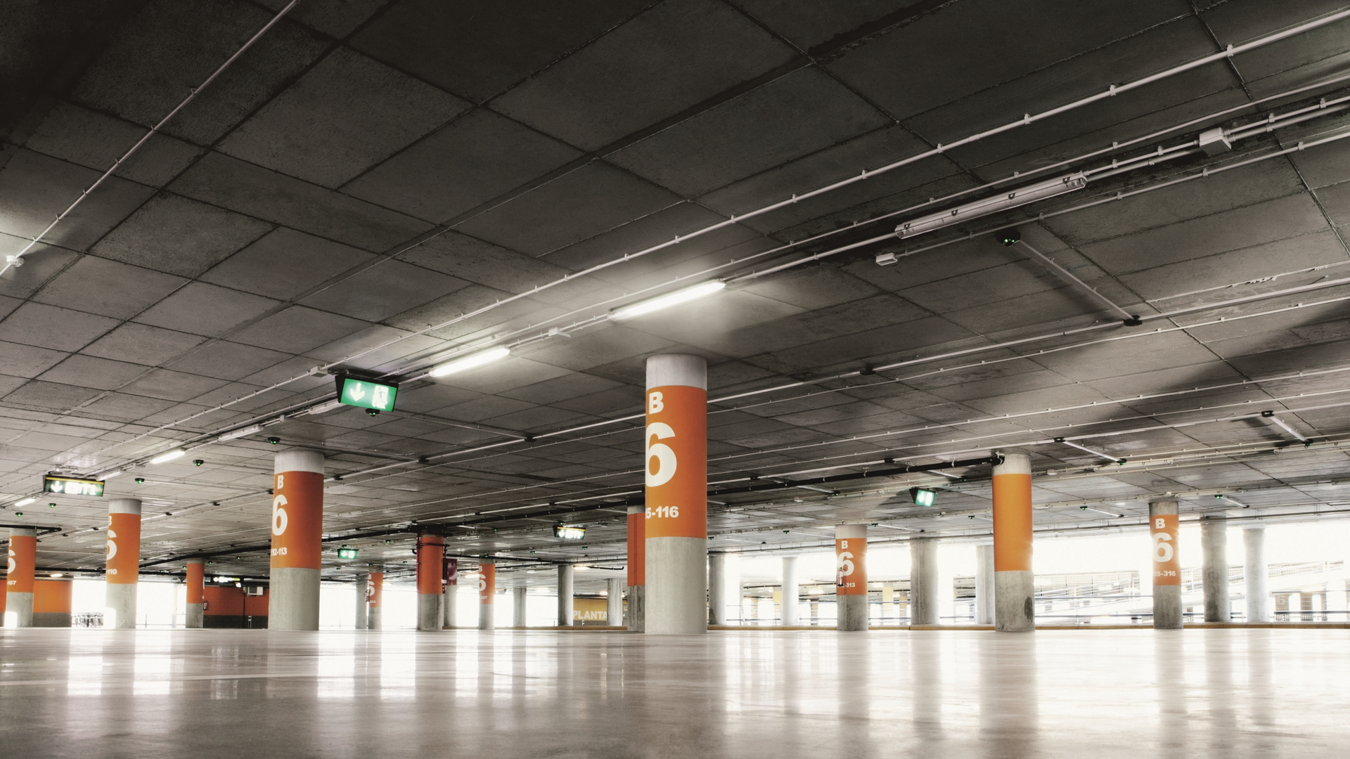 Präsenzmelder IS 3360 COM1, weiß, Passiv Infrarot, Aufputz, IP54, 360° Reichweite max: Ø 40 m (1257 m²) – Bild 2 von 6
