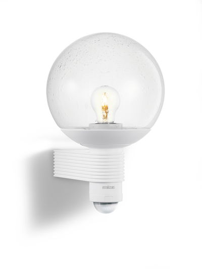 Sensor-Außenleuchte L 400 S weiß, 60 W, IP44 Mit Bewegungsmelder