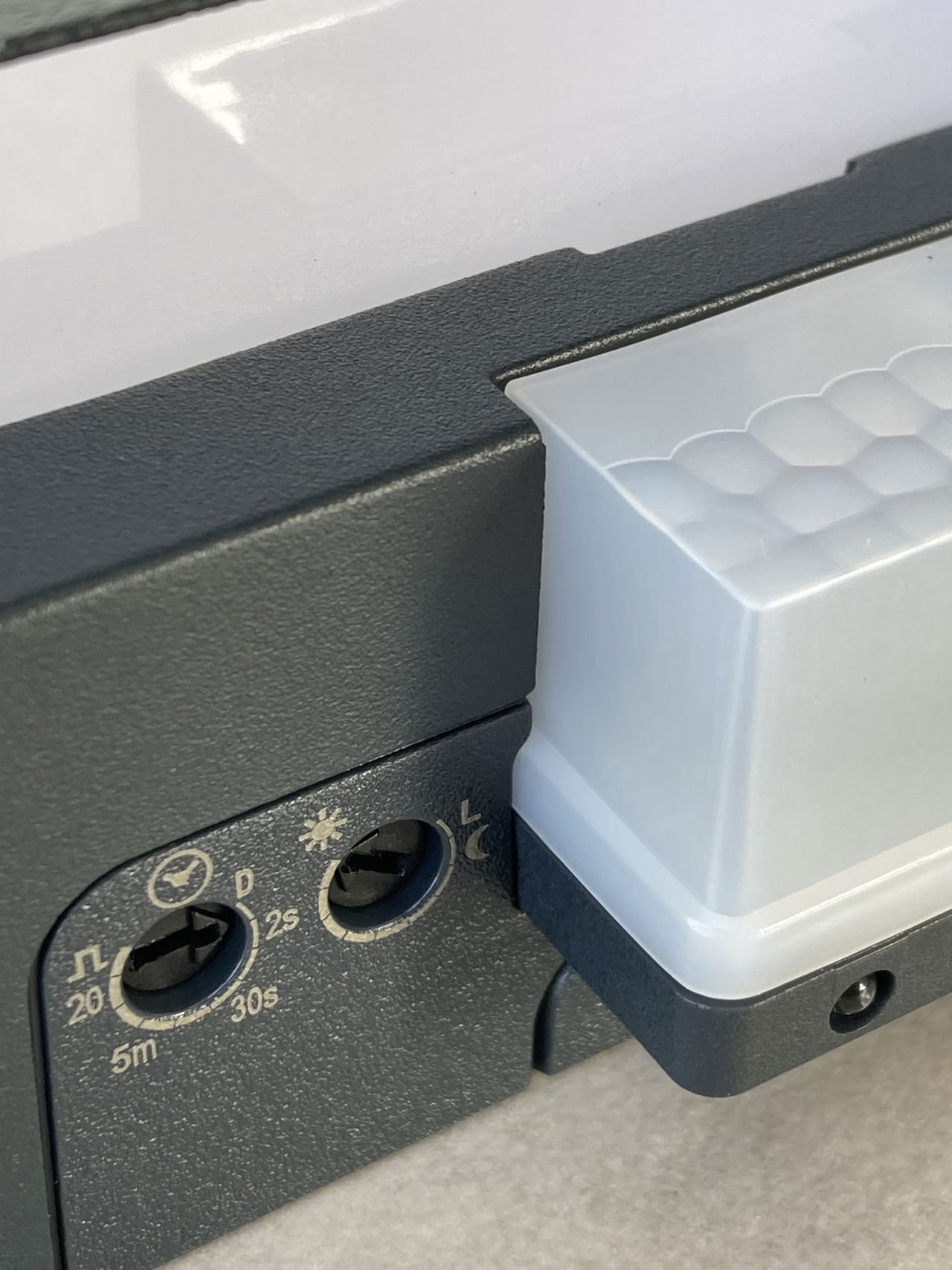 Sensor Wandleuchte PIR RondoLED IP65 anthrazit – Bild 6 von 6