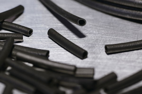 Tubos y Pasacables en Cloropreno 25x2.5mm negro
