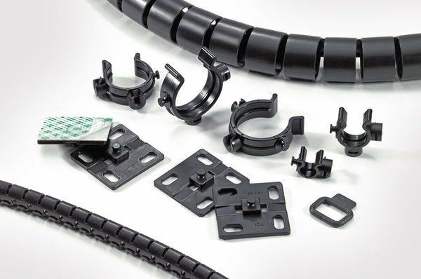 Agujero de Tornillo montado sobre el organizador de cables