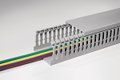 Canal de cableado 100x40 mm, sin halógenos, 2000 mm, gris