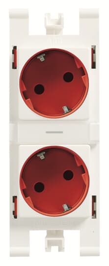 B. enchufe Schuko doble RJ