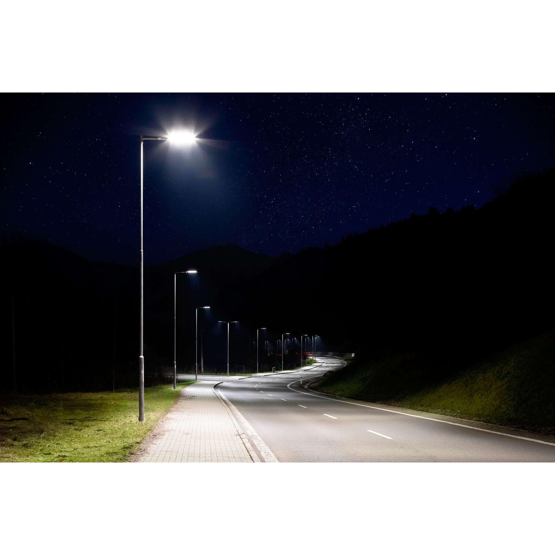CorePro, LED HPL, Ovale, Solo impianto elettrico, 36 W, HPL 125W, SON 70W, E40, 3000 K, 5500 lm, CRI 80, 25000 ore – Immagine 3 di 4