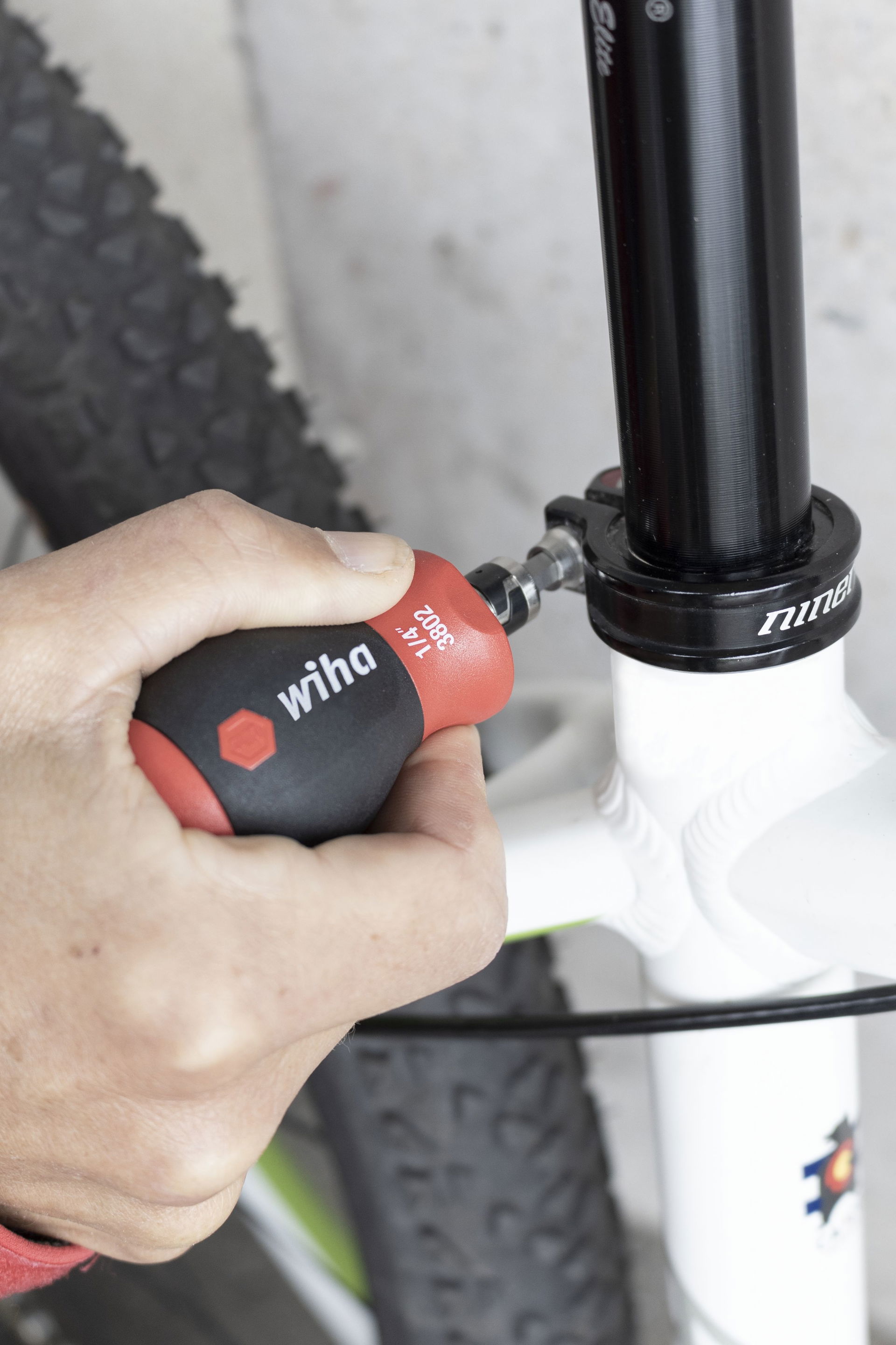 Wiha Giravite con portainserti a magazzino Stubby assortiti, con 7 inserti doppi (43613) – Immagine 9 di 13