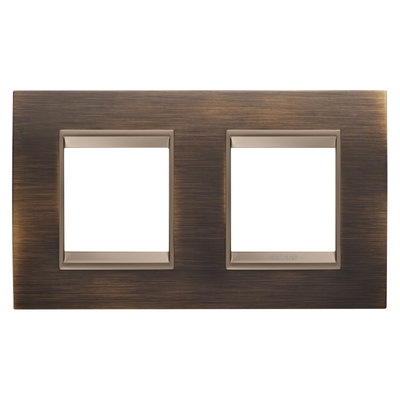 PLACA LUX INTERNATIONAL - EN METAL - 2+2 MÓDULOS HORIZONTAL - LATÓN ANTIGUO - MARCO BRONCE OSCURO MATE - CHORUSMART