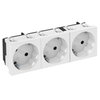 Tomada 33°, tripla Alvéolos protegidos 250V, 10/16A Policarbonato branco puro RAL 9010