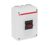 Plastkapslad säkerhetsbrytare 3-polig 30 kW/63A/400V med svart vred och ljusgrå kapsling 1 NO hjälpkontakt IP65