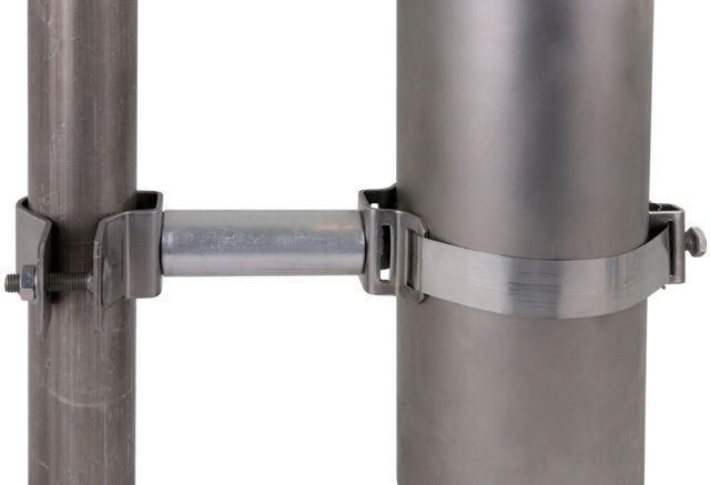 Fixing clamp w. spacer bar 95mm f. pipes D 40-50mm on sector antennas D 50-300mm