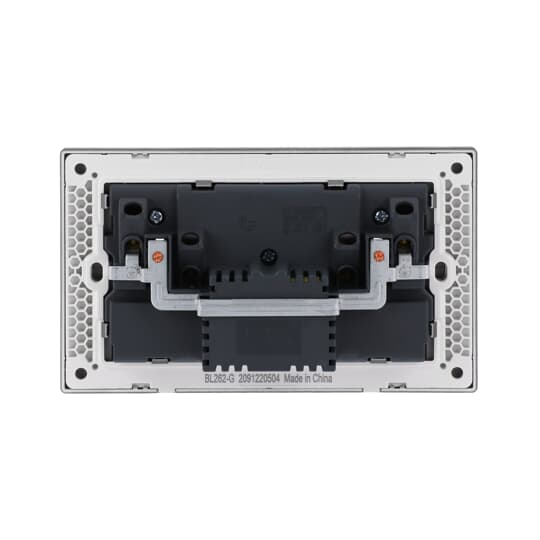 Socket outlets  - Inora – Image 2 of 3
