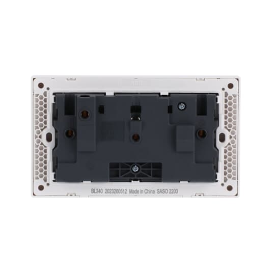 Socket outlets  - Inora – Image 2 of 3