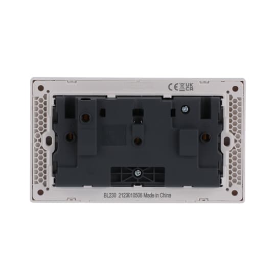 Socket outlets  - Inora – Image 2 of 3