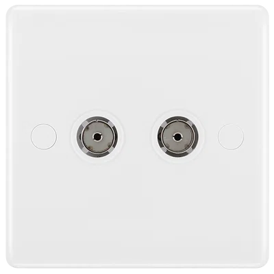WHITE NEXUS MOULDED SINGLE ISOLATED SOCKET FOR TV OR FM CO-AXIAL AERIAL CONNECTION