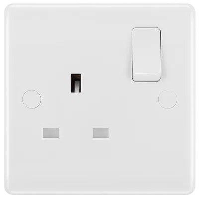 WHITE NEXUS MOULDED SINGLE SWITCHED 13A POWER SOCKET WITH USB CHARGING - 2X USB SOCKETS (2.1A)