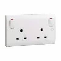 13A 2G SWITCHED SOCKET 2 E TERMINALS OUTBOARD ROCKERS