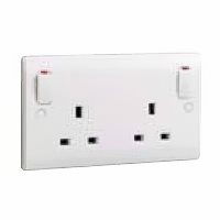 13A 2G DP SWITCHED SOCKET 2 E TERMINALS OUTBOARD ROCKERS