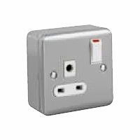 13A 1G DP SWITCHED SOCKET 2 E TERMINALS NON STANDARD - SURFACE METALCLAD