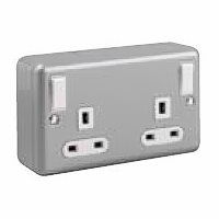 13A 2G DP SWITCHED SOCKET 2 E TERMINALS OUTBOARD ROCKERS - SURFACE METALCLAD