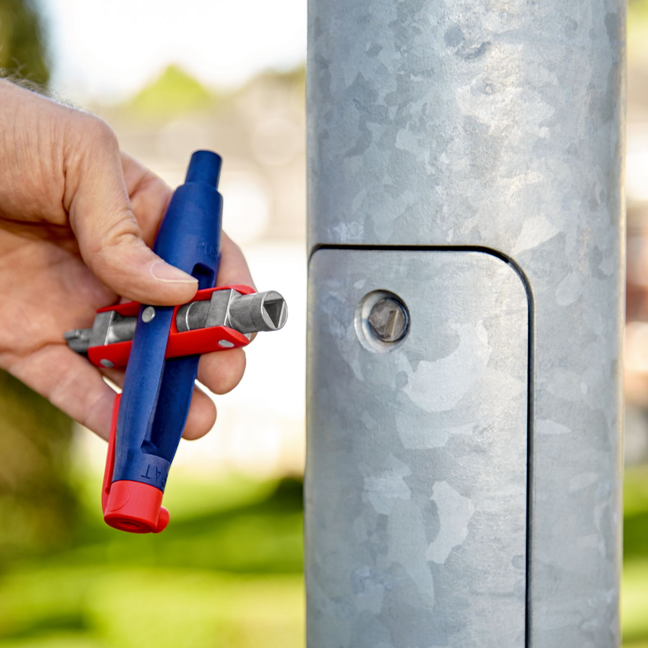 KNIPEX 00 11 07 Pen-Style Control Cabinet Key for all standard cabinets and shut-off systems 145 mm – Image 5 of 7