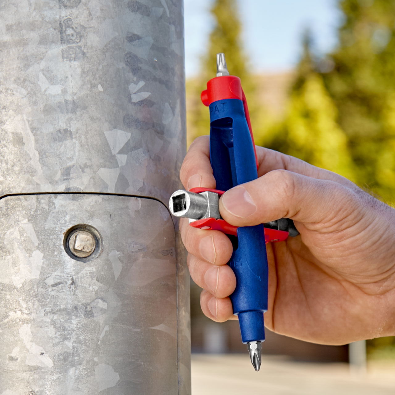 KNIPEX 00 11 07 Pen-Style Control Cabinet Key for all standard cabinets and shut-off systems 145 mm – Image 6 of 7
