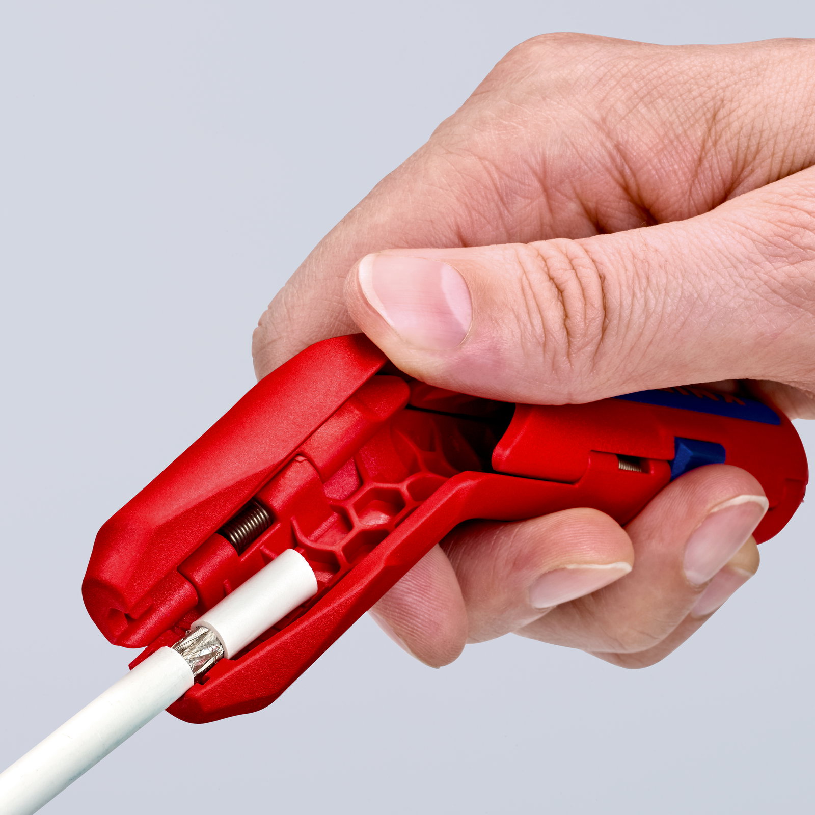 KNIPEX 16 95 01 SB ErgoStrip® Universal Stripping Tool for right-handers 135 mm – Image 5 of 6