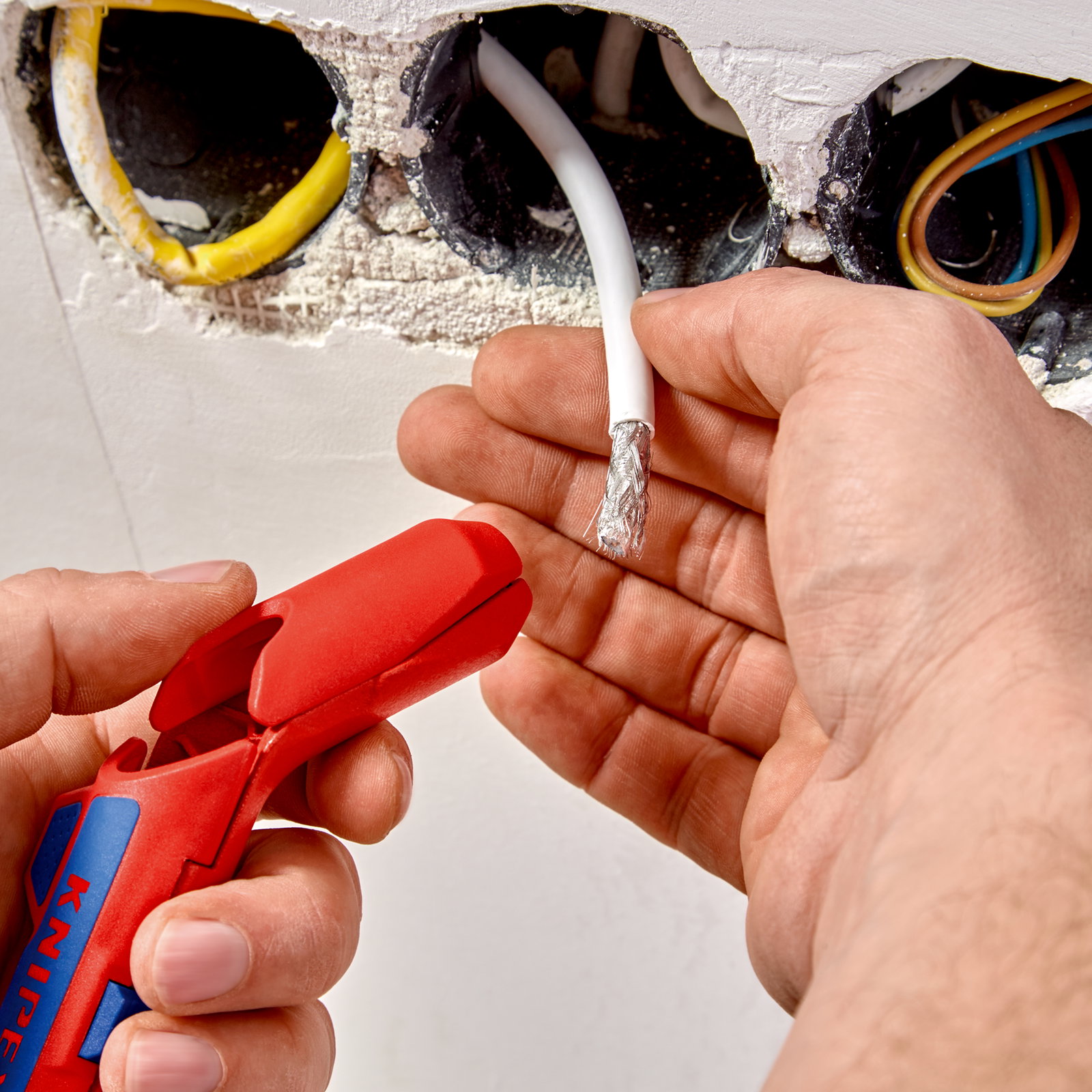 KNIPEX 16 95 02 SB ErgoStrip® Universal Stripping Tool for left-handers 135 mm – Image 5 of 7