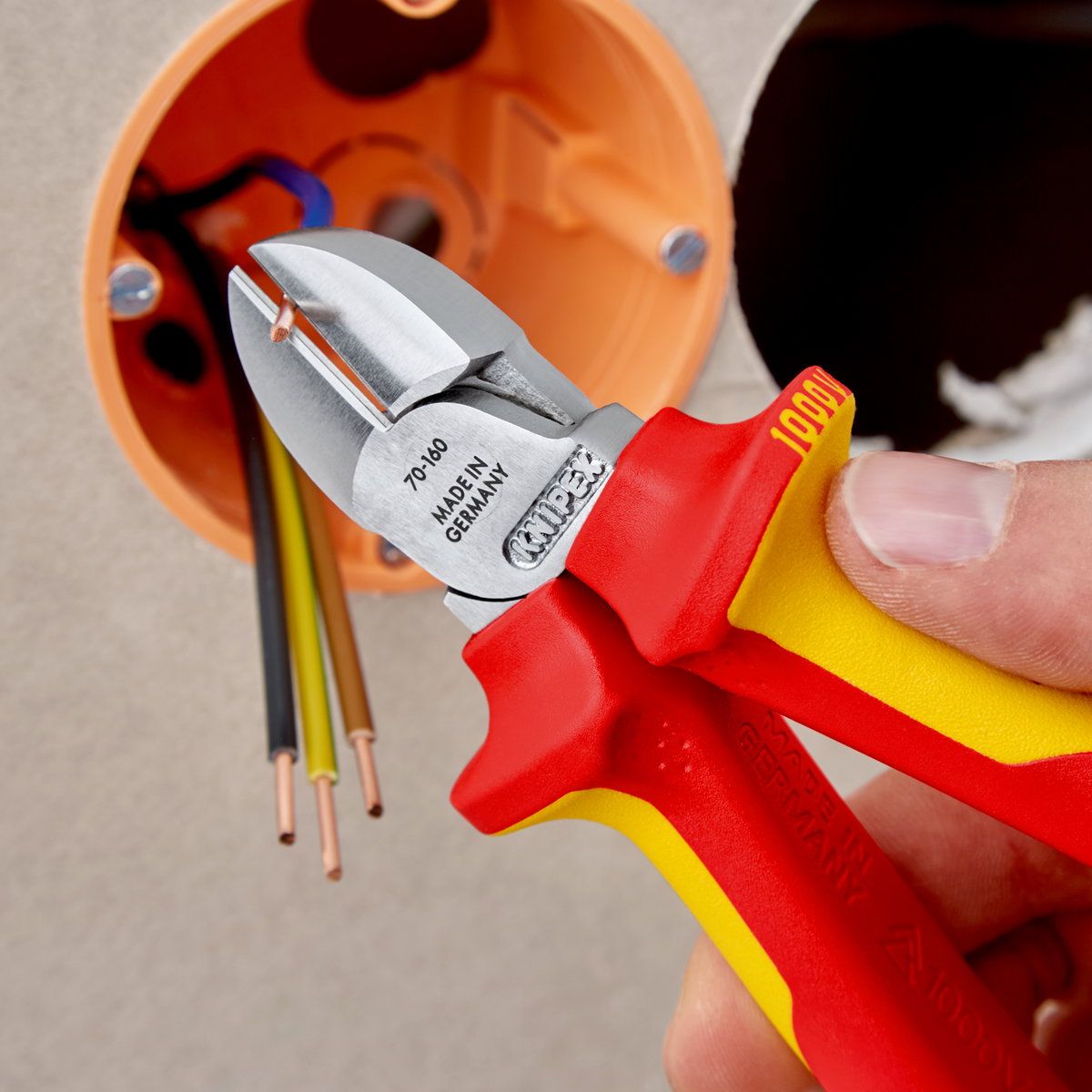 KNIPEX 70 06 160 T Diagonal Cutter insulated with multi-component grips, VDE-tested with integrated insulated tether attachment point for a tool tether chrome-plated 160 mm – Image 4 of 6