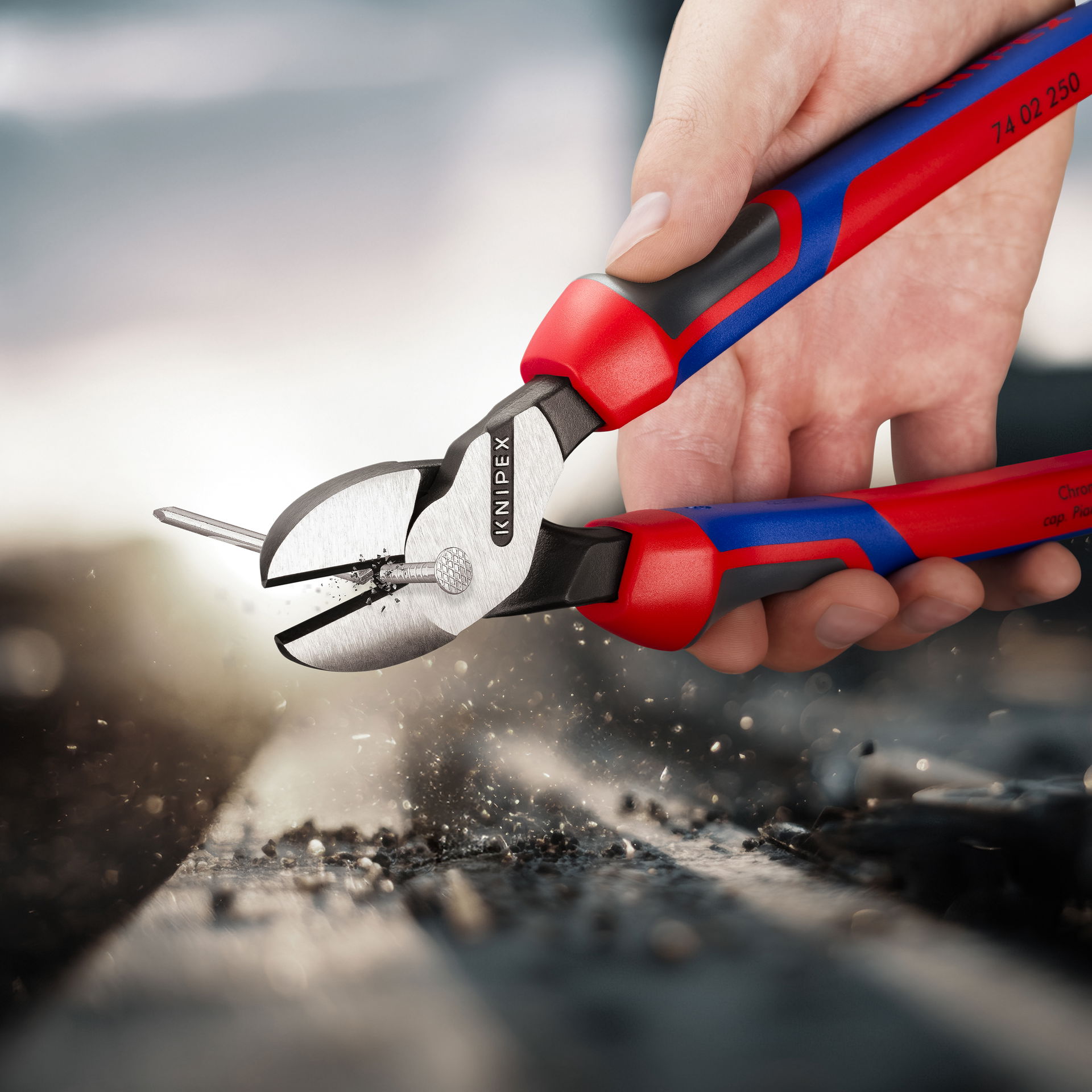 KNIPEX 74 02 250 High Leverage Diagonal Cutter with comfort handles black atramentized 250 mm – Image 2 of 6