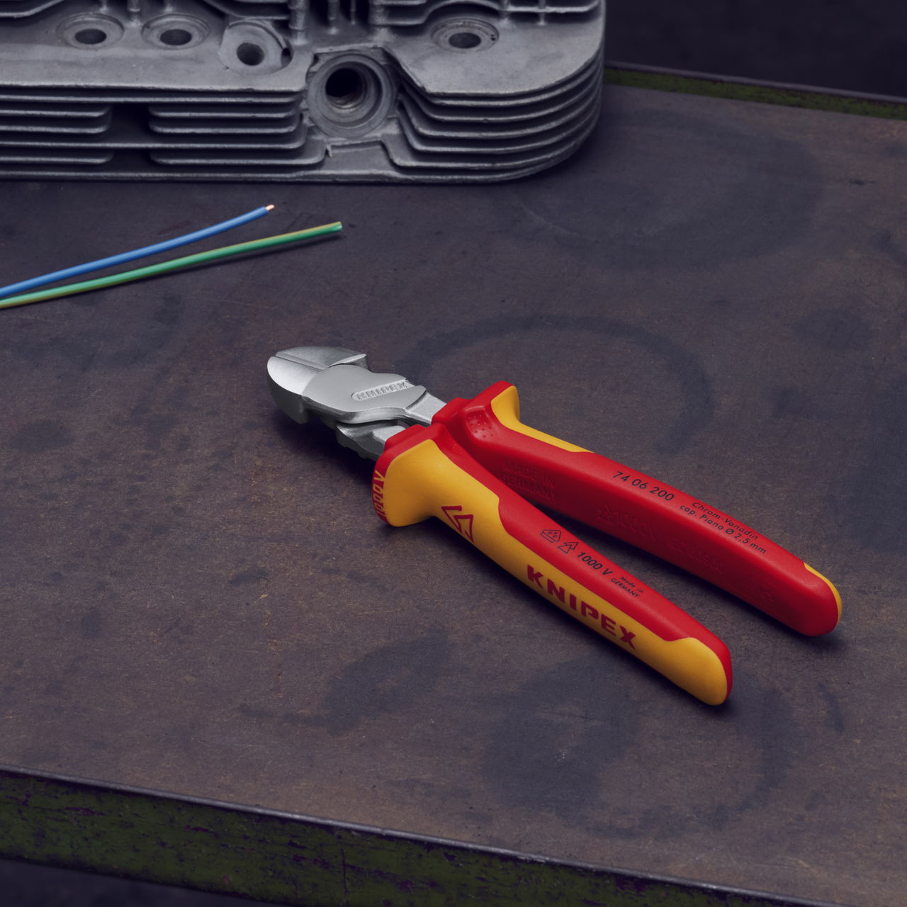 KNIPEX 74 06 200 SB High Leverage Diagonal Cutter insulated with multi-component grips, VDE-tested chrome-plated 200 mm – Image 3 of 6