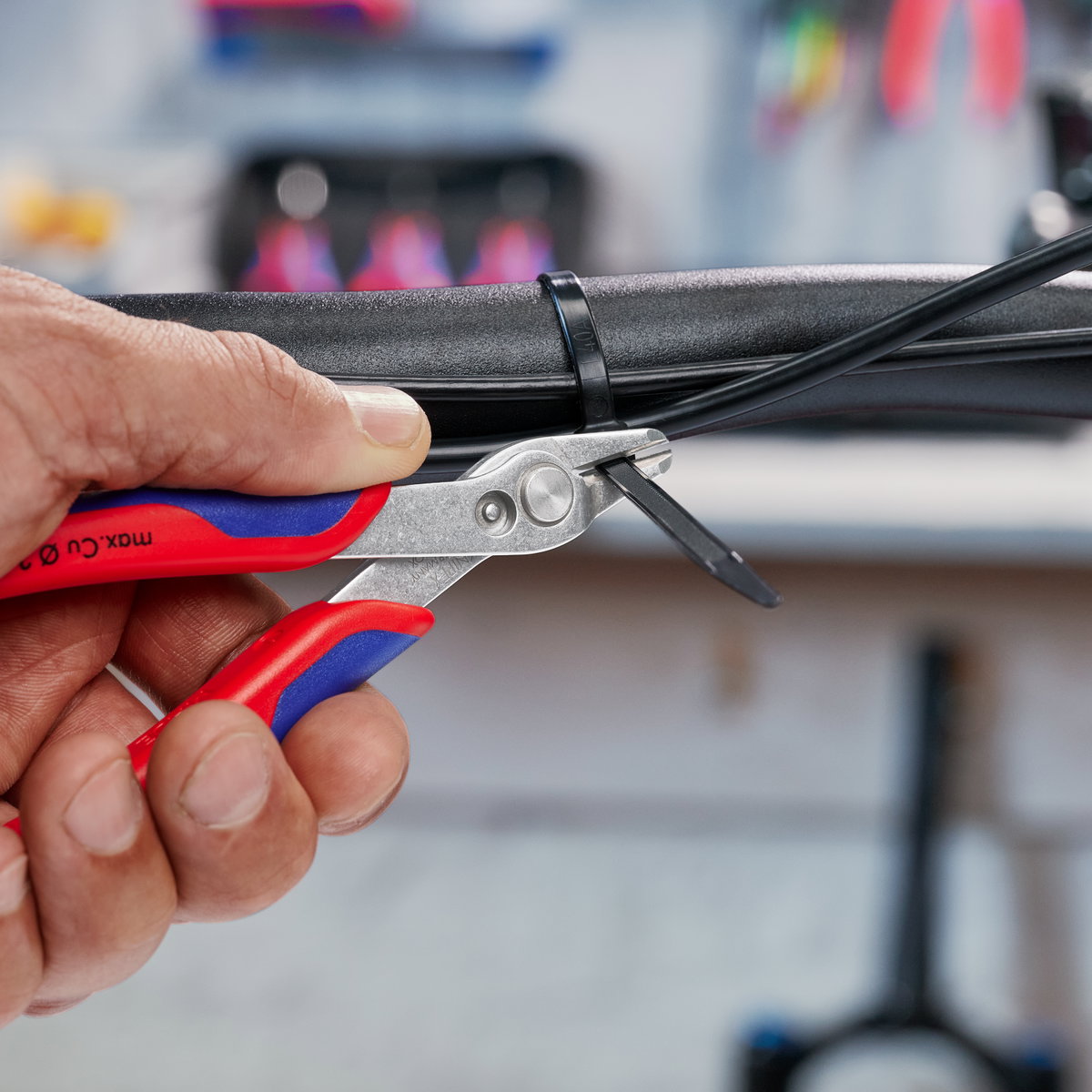 KNIPEX 78 03 140 Electronic Super Knips® XL with multi-component handles 140 mm – Image 3 of 6