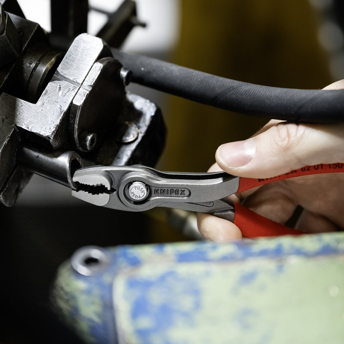 KNIPEX 82 01 150 SB TwinGrip Front and side gripping pliers with non-slip plastic coating grey atramentized 150 mm – Image 5 of 7