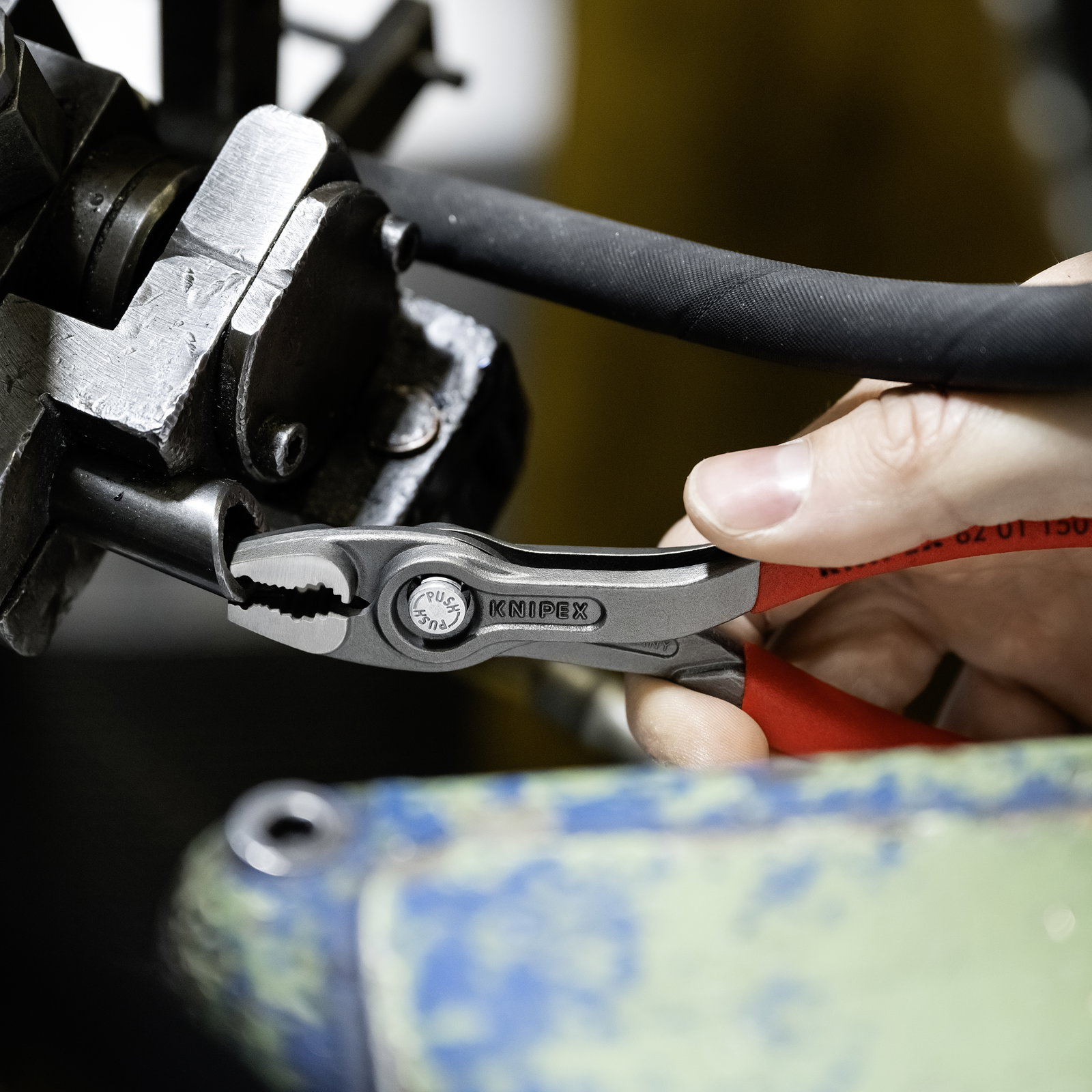 KNIPEX 82 01 150 SB TwinGrip Front and side gripping pliers with non-slip plastic coating grey atramentized 150 mm – Image 5 of 7