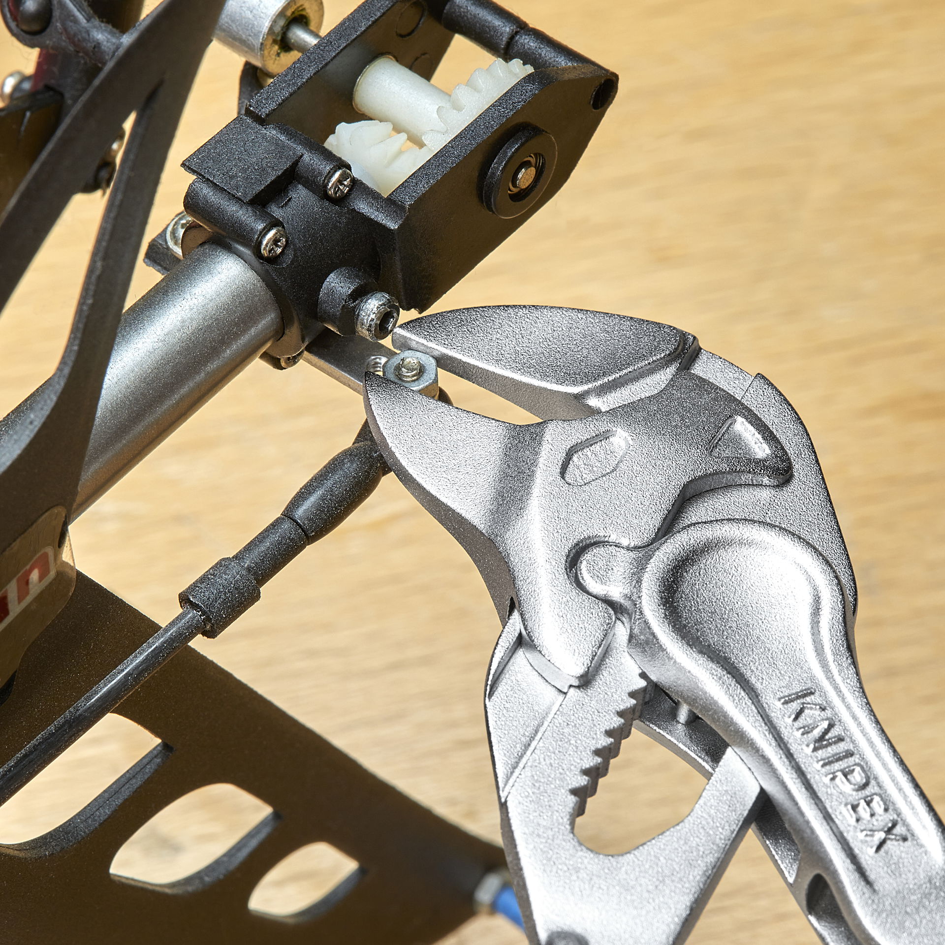 KNIPEX 86 04 100 Pliers Wrench XS pliers and a wrench in a single tool embossed, rough surface chrome-plated 100 mm – Image 6 of 7