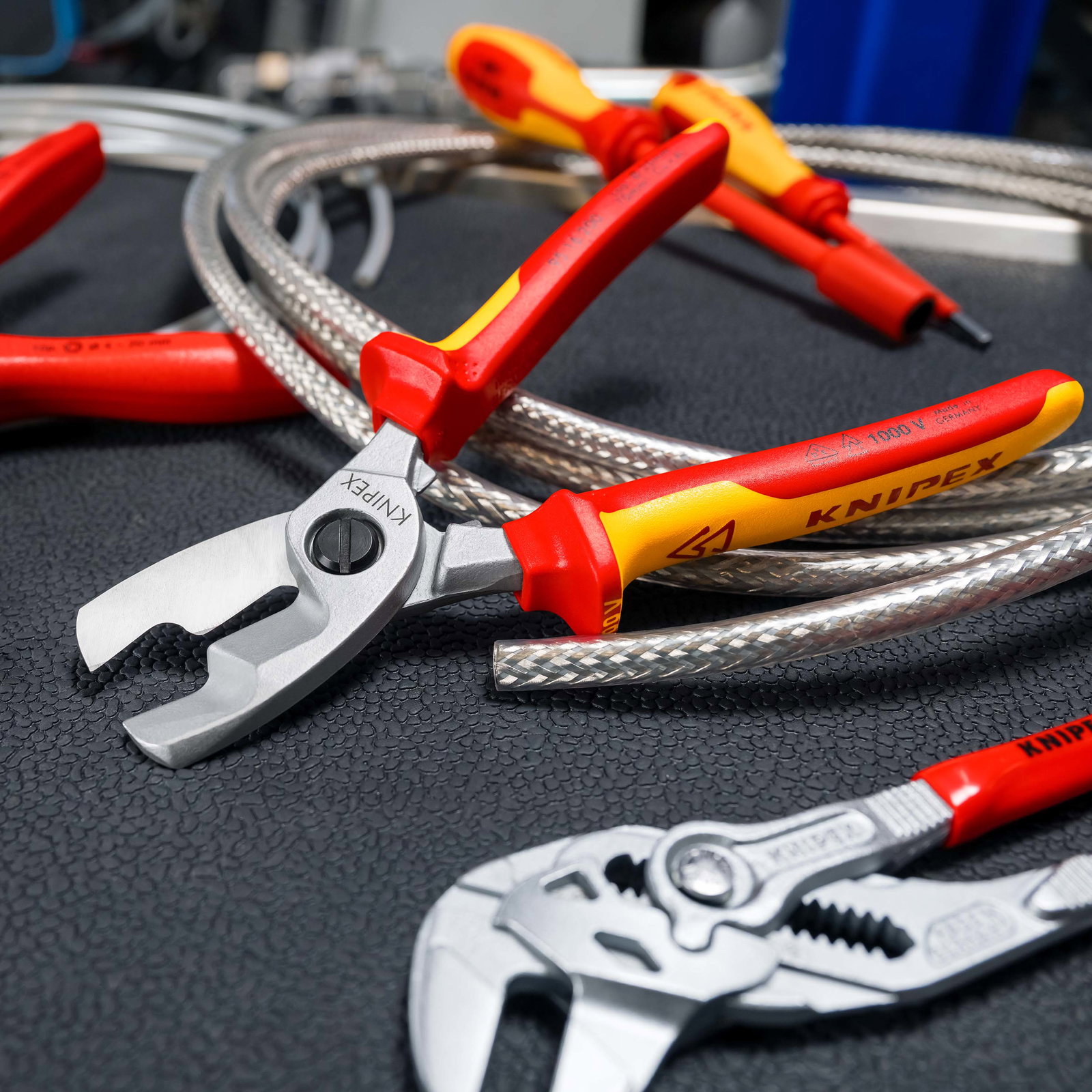 KNIPEX 90 25 185 Pipe cutter for plastic composite pipes glass fibre reinforced plastic handles 185 mm – Image 3 of 6
