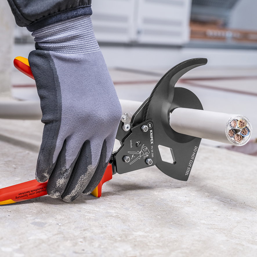 KNIPEX 95 36 280 Cable Cutter (ratchet action) insulated with multi-component grips, VDE-tested black atramentized 280 mm – Image 3 of 4